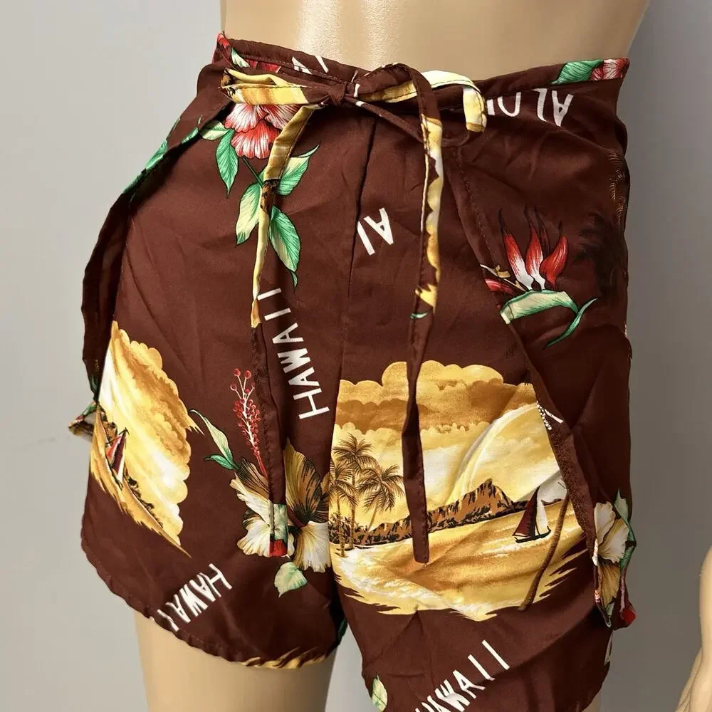 NEW Vintage Hawaiian Set Medium Wrap Shorts Triangle Bikini Top Hukilau Fashions